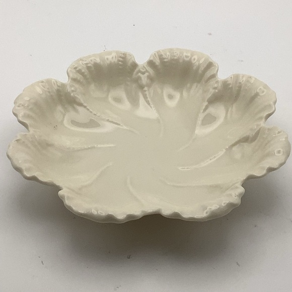 Vintage Lenox Round Veined Leaf Bowl - Picture 2 of 9